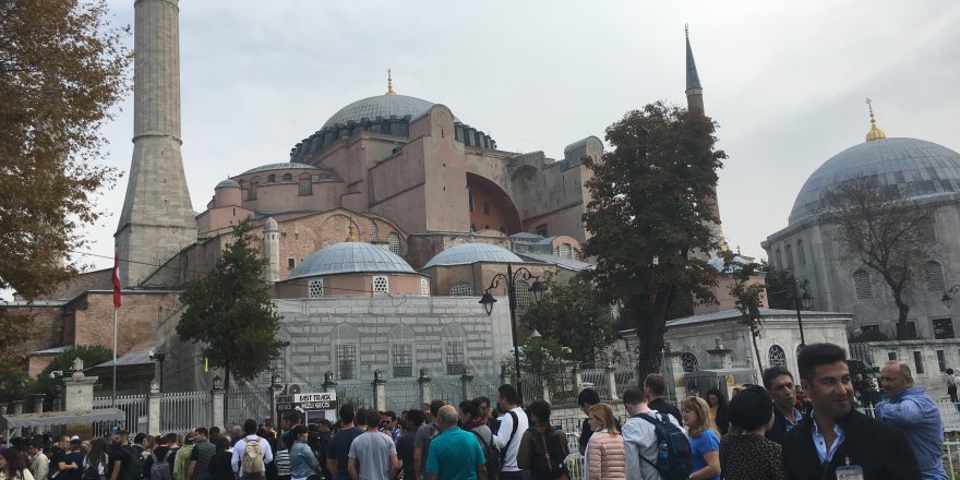 İSTANBUL'A 9 AYDA EN ÇOK GELEN TURİST SIRALAMASI DA BELLİ OLDU;EN ÇOK ALMANLAR GELDİ