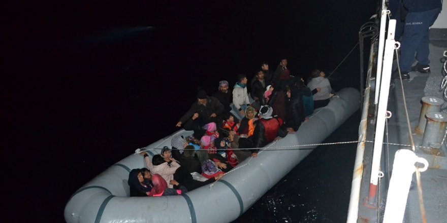 ÇANAKKALE'DE 55 KAÇAK GÖÇMEN YAKALANDI