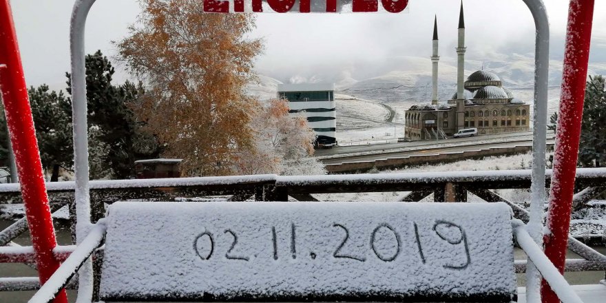 ERCİYES KAYAK MERKEZİ, BEYAZA BÜRÜNDÜ