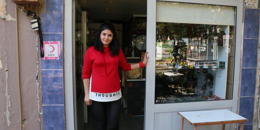 'KADINDAN SAAT TAMİRCİSİ Mİ OLUR' DİYENLERE CEVABINI ONARARAK VERDİ