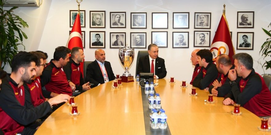 MUSTAFA CENGİZ: GALATASARAY İLKLERİN VE ENLERİN KULÜBÜ