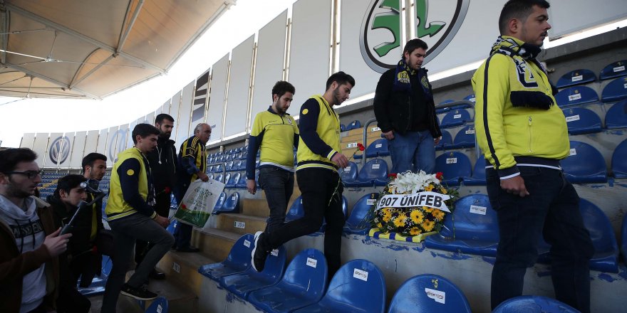 FENERBAHÇE TARAFTARI, KORAY ŞENER'İ UNUTMADI