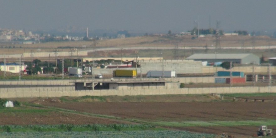 ABD'NİN SURİYE'DEN IRAK YÖNÜNÜ GİDEN KONVOYU GÖRÜNTÜLENDİ