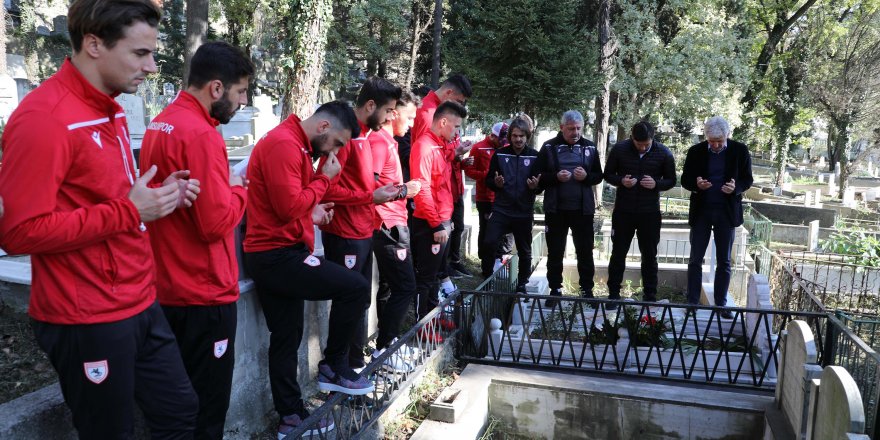 SAMSUNSPORLU FUTBOLCULAR MUZAFFER BADALIOĞLU'NU UNUTMADI