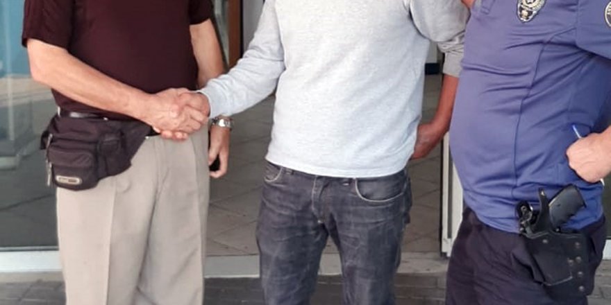 YOLDA BULDUĞU PARA DOLU CÜZDANI SAHİBİNE ULAŞTIRDI