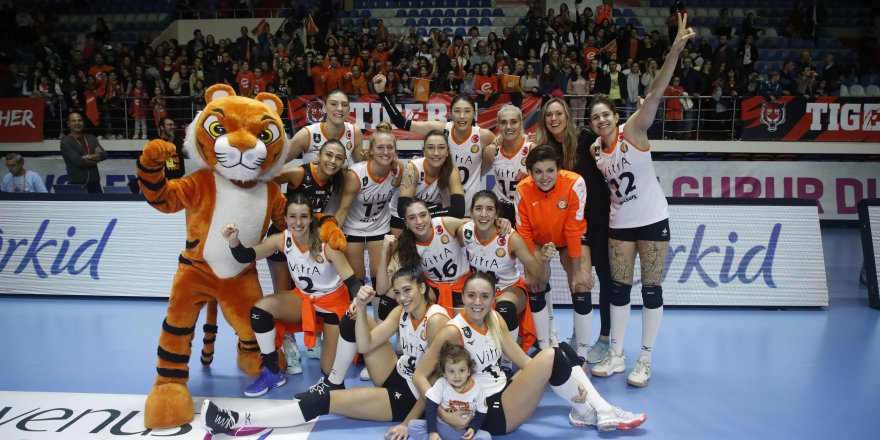 ECZACIBAŞI VİTRA - FENERBAHÇE OPET: 3-2