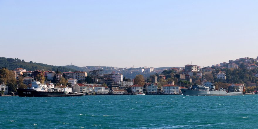3 RUS ASKERİ GEMİSİ PEŞPEŞE BOĞAZDAN GEÇTİ