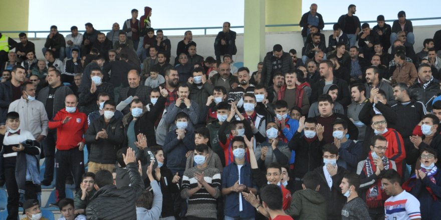 TARAFTAR GRUBUNDAN LÖSEMİYE MASKELİ DESTEK 