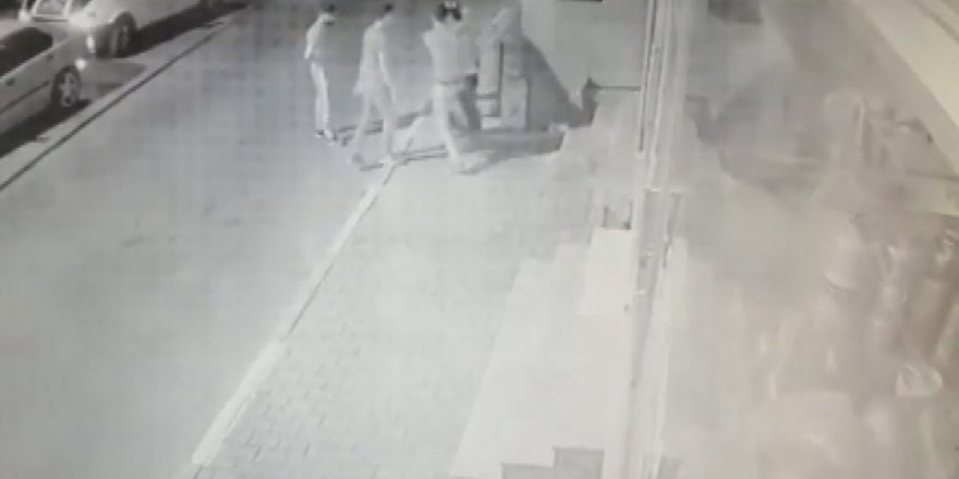 SULTANBEYLİ'DE SURİYELİ GENCE GASP DEHŞETİ KAMERADA