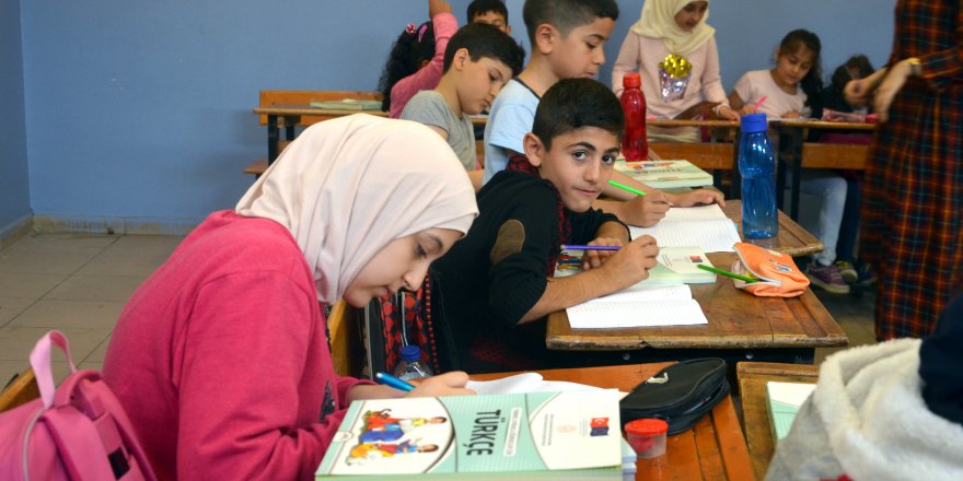 SURİYELİ ÖĞRENCİLER İÇİN ‘UYUM SINIFLARI’