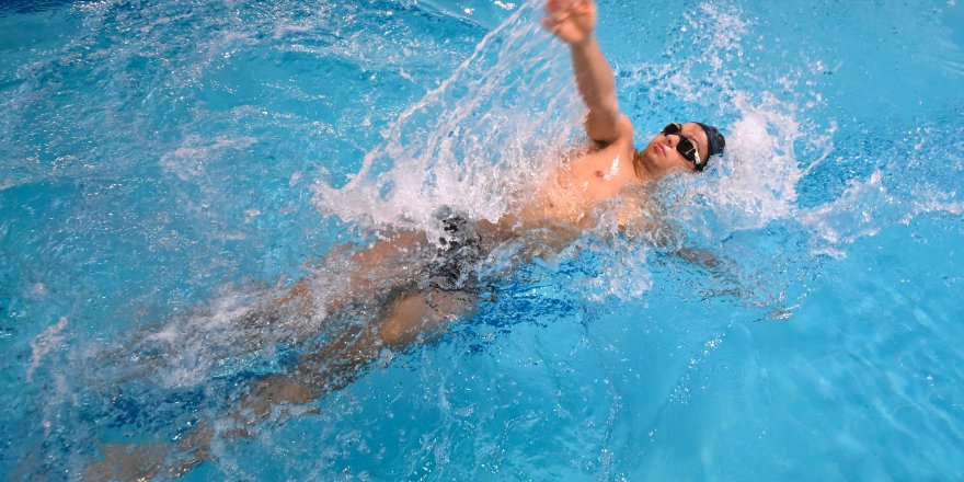 DOWN SENDROMLU ŞAMPİYON YÜZÜCÜNÜN HAYALİ ERDOĞAN'I GÖRMEK