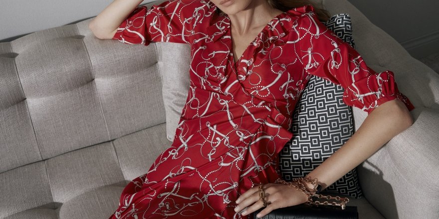 ÇANTALARDA 60’LI YILLARIN MODASI GERİ GELDİ