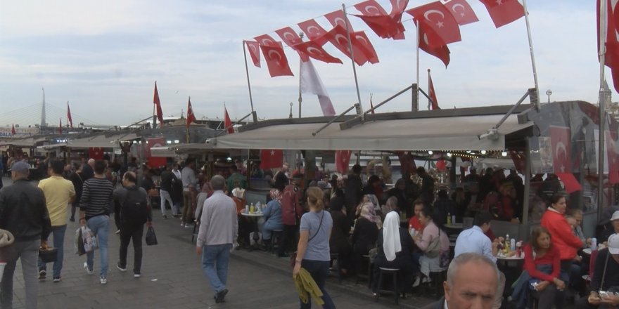 BALIK- EKMEK YİYENLER TEKNELERİN KALDIRILMASINI İSTEMİYOR