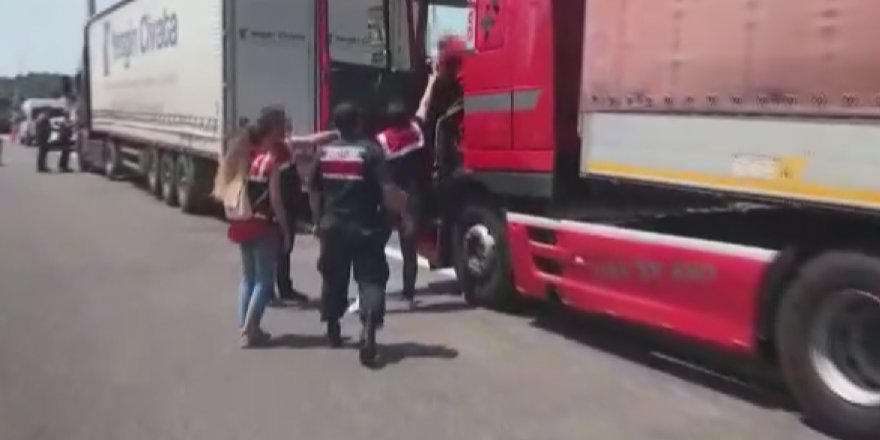 İRAN'DAN AVRUPA'DAKİ "ÖZEL MÜŞTERİ"LERE GÖRÜLMEK İSTENEN UYUŞTURUCUYA JANDARMA ENGELİ