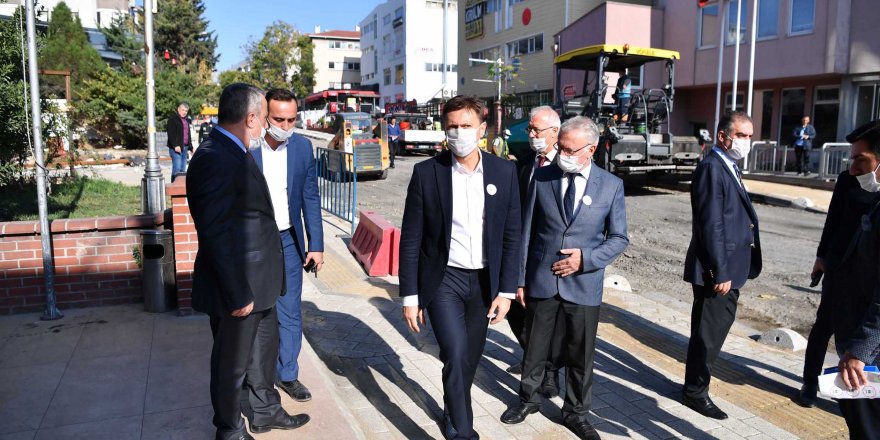 BELEDİYE ÇALIŞANLARI FARKINDALIK YARATMAK İÇİN MASKE TAKTILAR