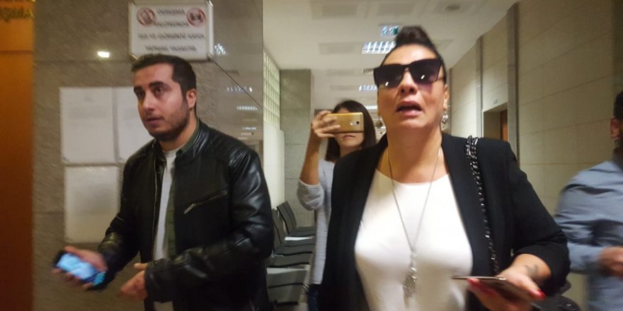 ŞARKICI IŞIN KARACA, EŞİ TUĞRUL ODABAŞ'TAN BOŞANMAK ÜZERE ADLİYEYE GELDİ