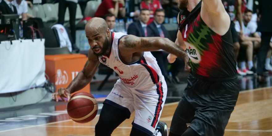 BAHÇEŞEHİR KOLEJİ - PINAR KARŞIYAKA: 72-70
