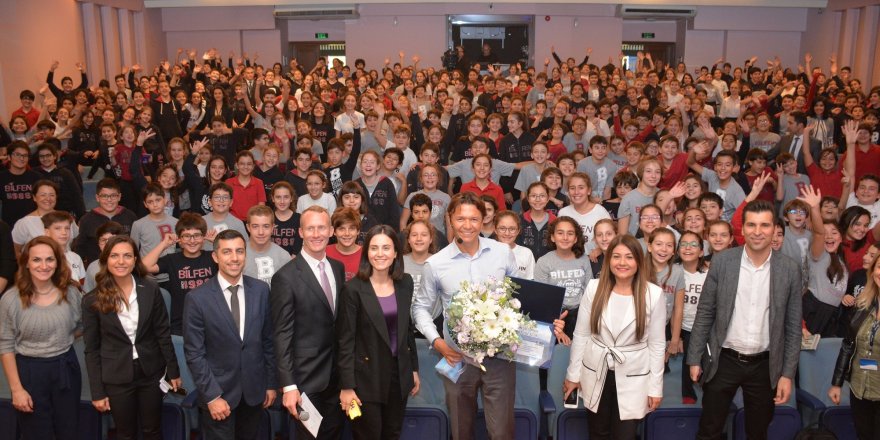 EVEREST'E TIRMANAN İŞ ADAMINDAN ÖĞRENCİLERE TAVSİYE: İKLİM DEĞİŞİKLİĞİ İLE MÜCADELE EDİN