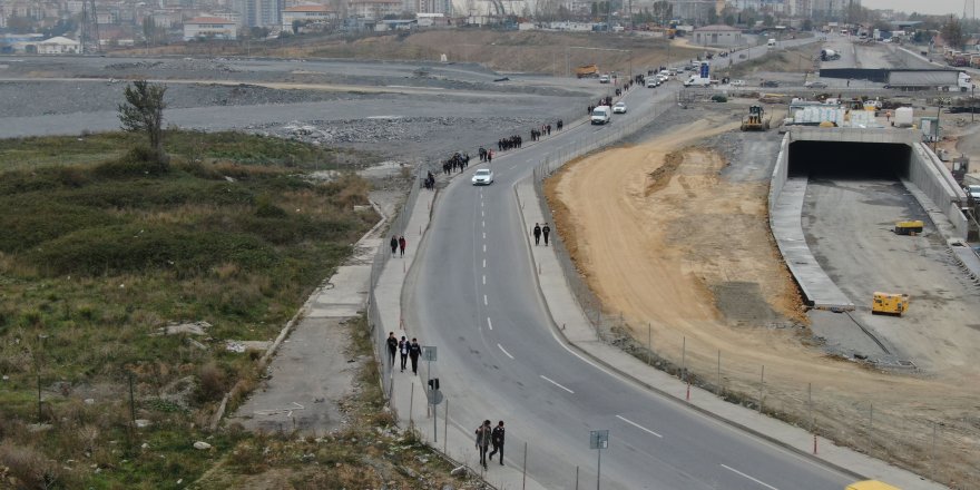 ÖĞRENCİLERİN TEHLİKE DOLU OKUL YOLU