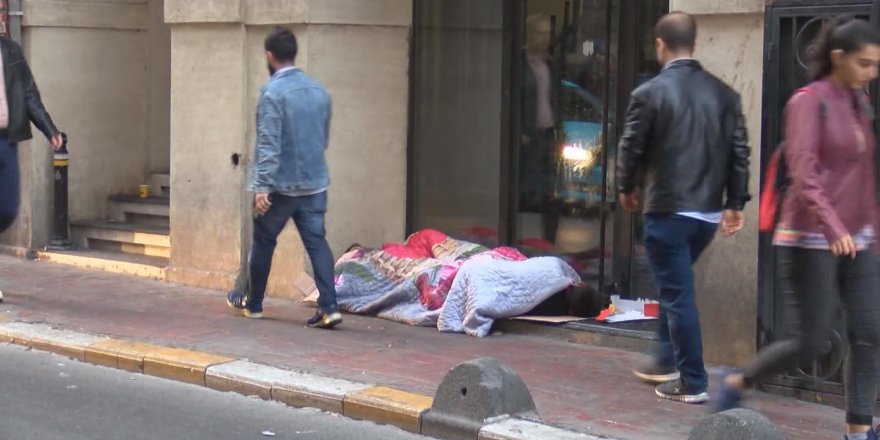 İSTANBUL'UN EN ÖNEMLİ CADDESİ'NDE YÜRÜMEK