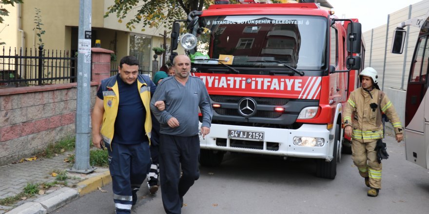 PENDİK'TE YANGIN PANİĞİ, 3 KİŞİ DUMANDAN ETKİLENDİ