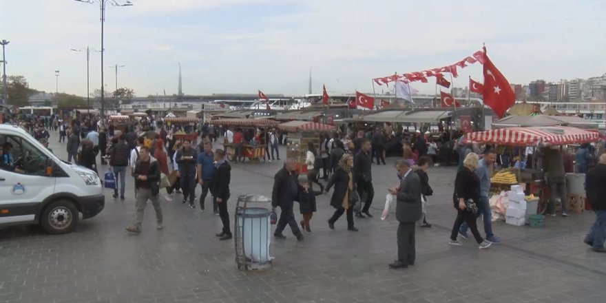 İBB, BALIK EKMEKÇİLERİN TAHLİYESİNİ BEKLETME KARARI ALMIŞ