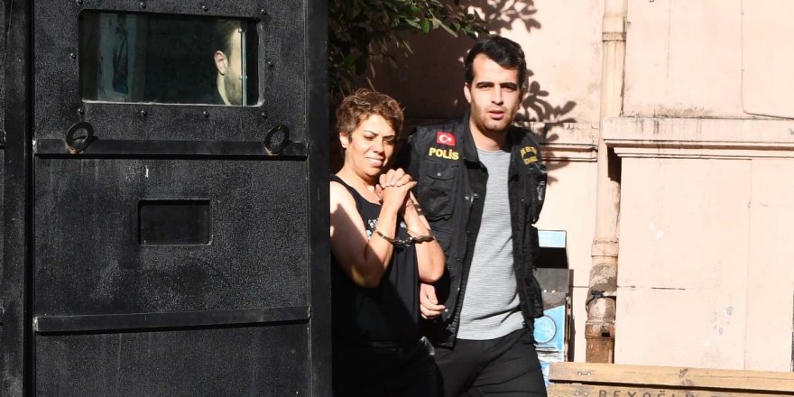 (EK BİLGİLERLE) KARAKÖY'DE GENÇ KIZI DARP EDEN KADIN ADLİYEYE SEVK EDİLDİ