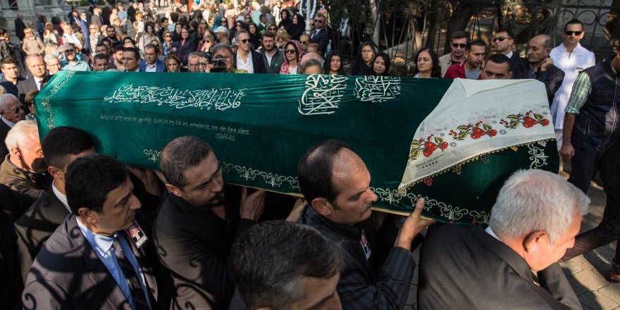 YAŞAR BÜYÜKANIT'IN EŞİ SON YOLCULUĞUNA UĞURLANDI 