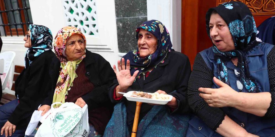 TÜRBE DEDE PİLAV GÜNÜ’NE 15 BİN KİŞİ KATILDI