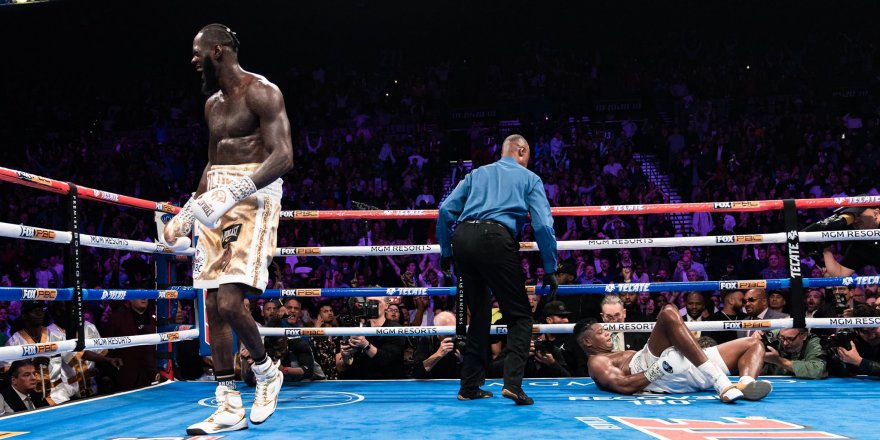 ABD'Lİ BOKSÖR WİLDER, ORTİZ'İ NAKAVTLA MAĞLUP EDEREK MUHAMMED ALİ'NİN REKORUNU EGALE ETTİ