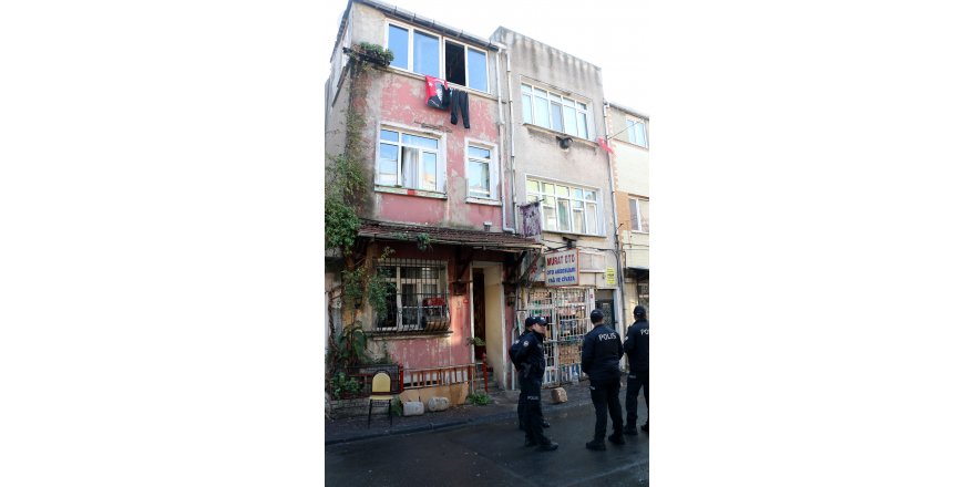 EMEKLİ BAŞKOMİSER KIZINI UYURKEN ÖLDÜRDÜ