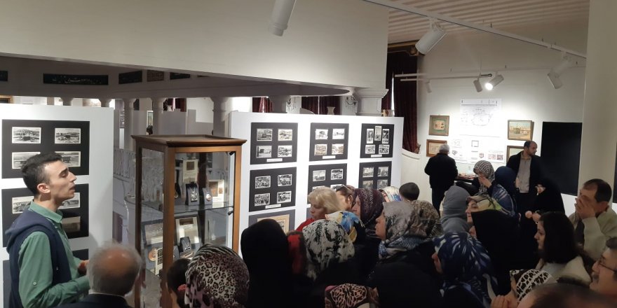 'KABE ÖRTÜLERİ VE KABE YOLUNDA HATIRALAR SERGİSİ'NE YOĞUN İLGİ