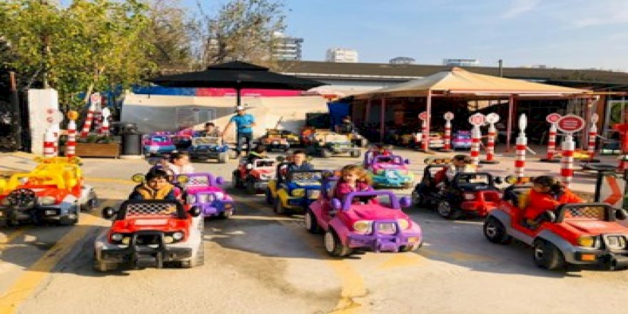 Kreş öğrencilerine uygulamalı trafik eğitimi