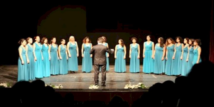 Şarkılar kadına şiddete karşı söylendi