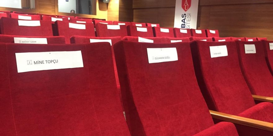 KATLEDİLEN KADINLARIN SESSİZLİĞİ BOŞ KOLTUKLARDA YANKILANDI