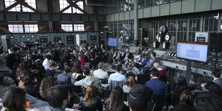 İSTANBUL BİLGİ ÜNİVERSİTESİ'NDEKİ SEMPOZYUMDA 'VERİ GİZLİLİĞİ' VURGUSU