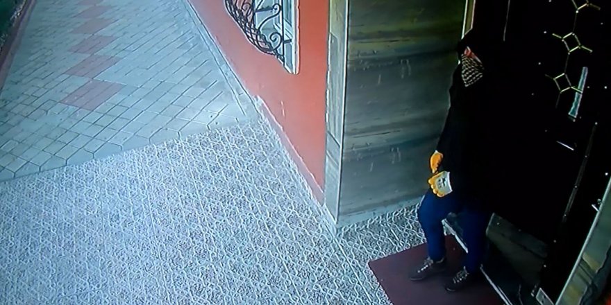 ZİLE BASIP BİNAYA GİRDİ, 30 BİN LİRALIK ALTIN ÇALDI