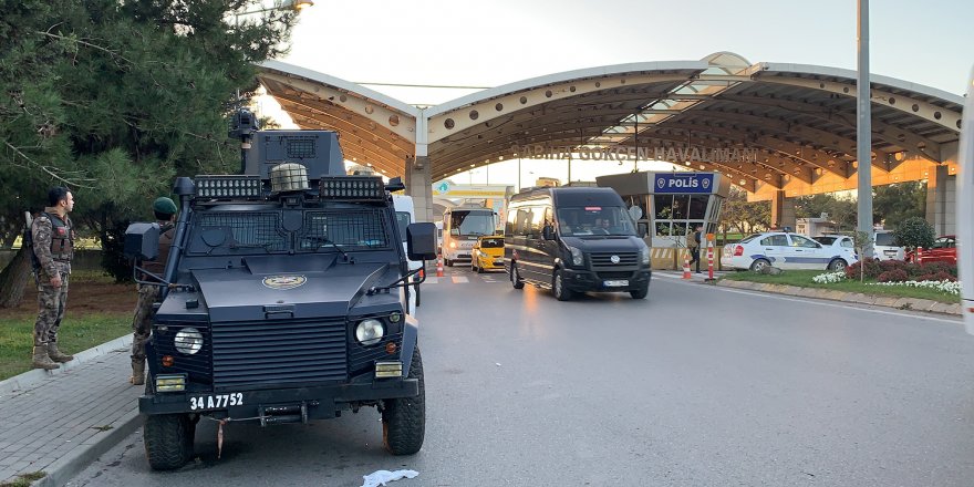 SABİHA GÖKÇEN HAVALİMANI'NDA HAREKETLİ ANLAR