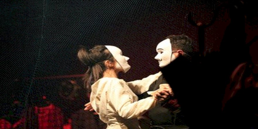 Ödüllü oyun “Deli” Maltepe’de sahnelendi