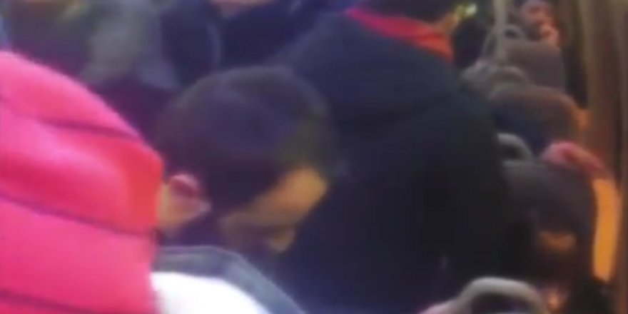 MİNİBÜSTE HIRSIZLIK YAPAN ŞÜPHELİLER KAMERADA