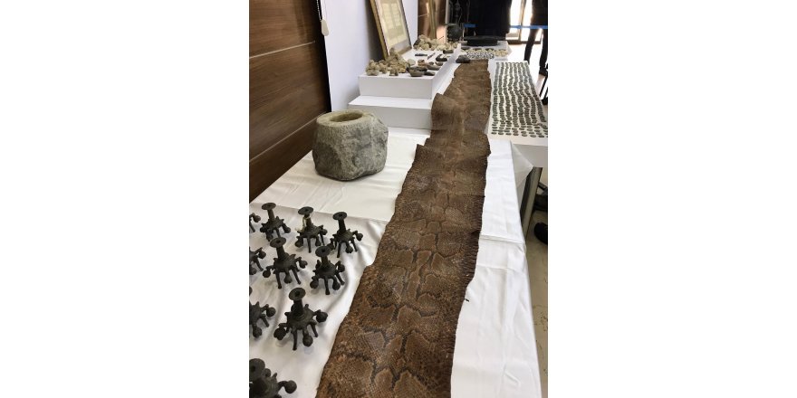 İSTANBUL'DA TARİHİ ESER KAÇAKÇILARINA OPERASYON; 4 BİN YILLIK ANA TANRIÇA HEYKELCİĞİ ELE GEÇİRİLDİ (1)