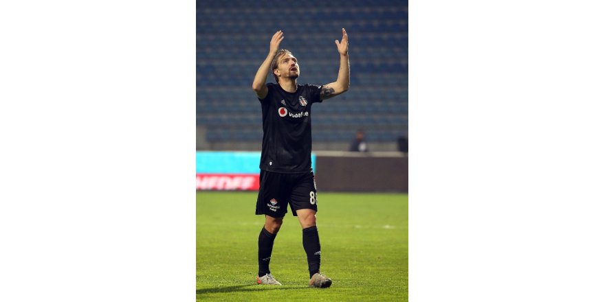Caner Ve Gökhan Doludizgin Gidiyor