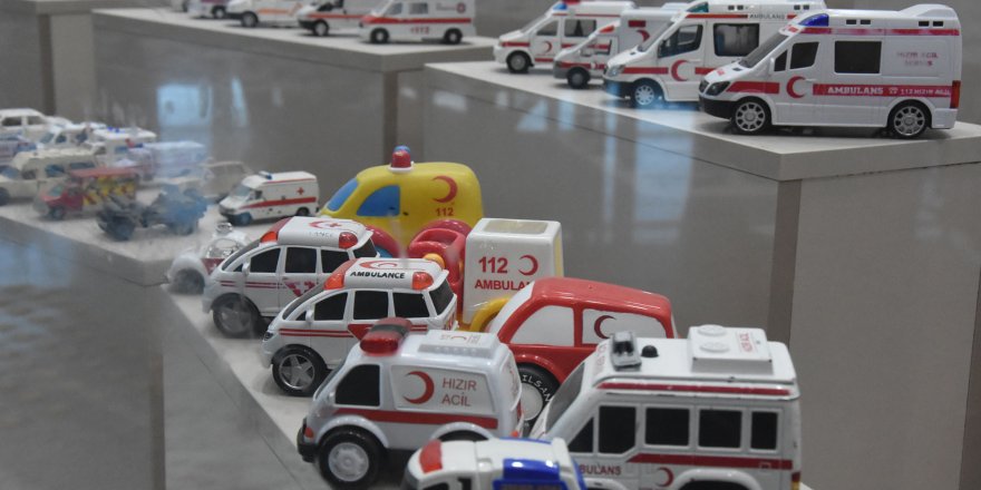 TÜRKİYE’NİN TEK 'OYUNCAK AMBULANS MÜZESİ' İLGİ GÖRÜYOR