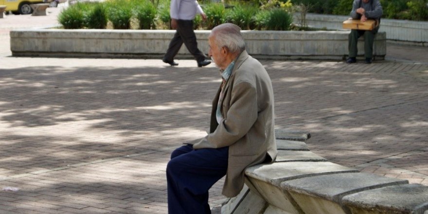 Yaşlı Ayrımcılığı En Fazla İstihdam Ve Medyada