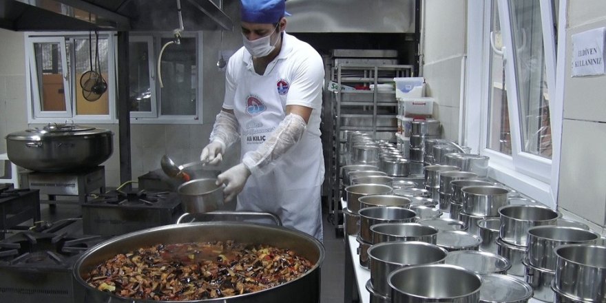 Aşevi Hizmeti Maltepelilerin Yüzünü Güldürüyor