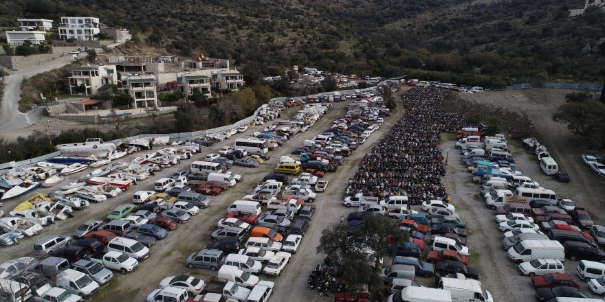 BODRUM'DAKİ YEDİEMİN OTOPARKI KAÇAK GÖÇMENLERİN TEKNELERİYLE MARİNAYA DÖNDÜ