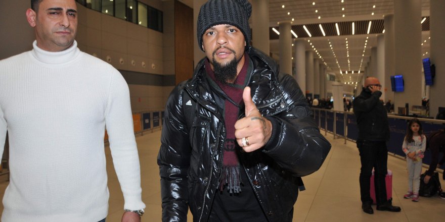 FELİPE MELO, İSTANBUL'A GELDİ
