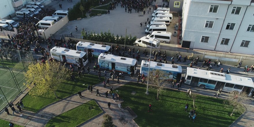 (HAVADAN FOTOĞRAFLARLA)  SULTANGAZİ'DE ÖĞRENCİLERİN TEHLİKE DOLU YOLCULUĞU SONA ERDİ