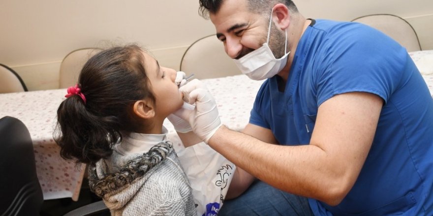 Küçükçekmece Belediyesi’nden Öğrencilere Ücretsiz Diş Taraması