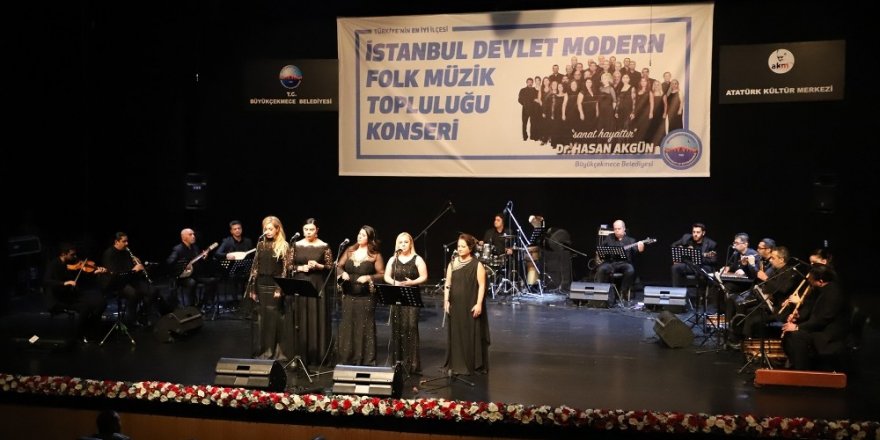 İstanbul Devlet Modern Folk Müzik Topluluğu Büyükçekmece’de Konser Verdi